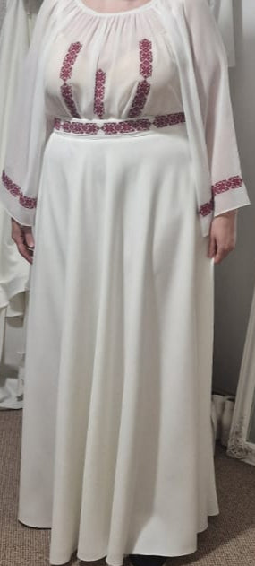 Rochie mireasa brodata